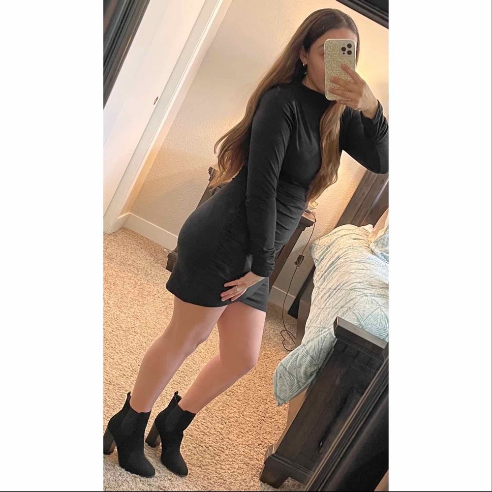 Black long sleeve dress
